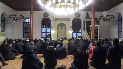 Tarihi Orhan Camisinde Zafer Duası