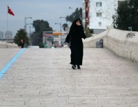 TURİST KAFİLESİ - Turist Kafilesine Şüpheli Çanta Engeli