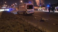 ÖZEL AMBULANS - Yol Ortasında Duran Otomobil, Zincirleme Kazaya Neden Oldu
