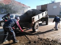 GÖKHAN KARAÇOBAN - Alaşehir'in Mahallelerinde Asfalt Yama Çalışması Devam Ediyor