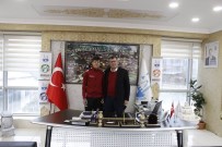 VEZIRHAN - Başkan Duymuş Şampiyon Olan Sporcuyu Tebrik Etti