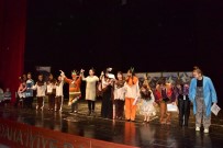 ŞEHİR TİYATROSU - Bilecik Şehir Tiyatrosu Oyuncularından Çocuklara Muhteşem Tiyatro Oyunu