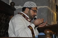 Diyarbakır'da Camilerde Fetih Suresi Okunup, Dualar Edildi