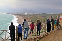 Dünyaca Ünlü Sahilde Dalgaların Görsel Şöleni