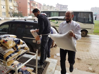 Gönüllü Aşçılar, Reyhanlı'daki Savaş Mağdurlarına Gıda Yardımında Bulundu