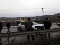 Kastamonu'da Otomobil Bariyerlere Çarptı Açıklaması 4 Yaralı