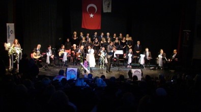 Konak'ın sahnelerinde müzik ziyafeti