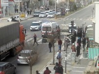 TIR ŞOFÖRÜ - Trafikte Tartıştığı Kişiyi Silahla Vurdu