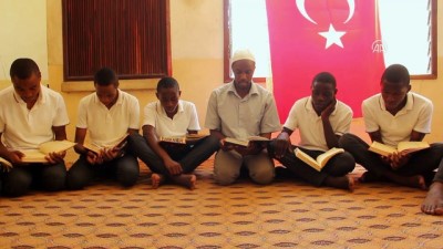 Tanzanyalı Öğrenciler Zeytin Dalı Harekatı'na Dualarıyla Destek Oldu