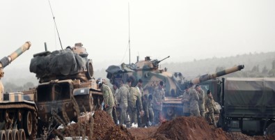 Türk Askeri Ve ÖSO Mensuplarının İlerleyişi Sürüyor