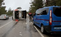UFUK YILDIRIM - Yolcu Otobüsü Devrildi Açıklaması 24 Yaralı