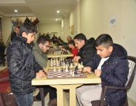Ağrı'da Ödüllü Satranç Turnuvası Başladı