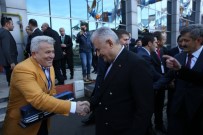 İL KONGRESİ - Başbakan'a 1978 Model Otobüs Maketi Hediye Ettier