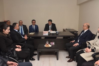 Başkan Ay MHP İl Teşkilatını Ziyaret Etti