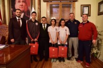 İSMAIL AYNUR - Başkan Yağcı Başarılı Sporcuları Ağırladı