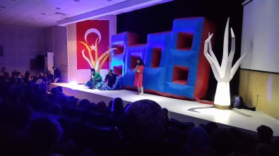 Kartepe'de 'Ali Veli Maria' Çocuk Tiyatrosu Düzenlendi