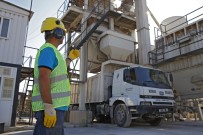 KALDIRIMLAR - Konak Asfaltını Kendi Üretiyor