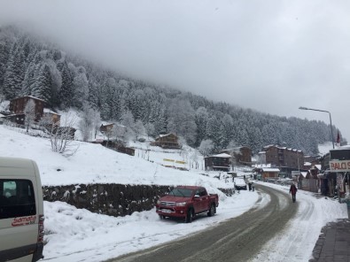 Ayder'de Hafta Sonu Yapılacak Kardan Adam Şenliği İçin Beklenen Kar Geldi