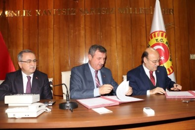 Burdur Özel İdare'de Sosyal Denge Tazminatı Sözleşmesi İmzalandı