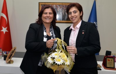 CHP Efeler Kadın Kollarından Başkan Çerçioğlu'na Ziyaret