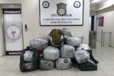 Diyarbakır'da 330 Kilo Esrar Ele Geçirildi