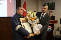 ERDOĞAN BEKTAŞ - Rize'de Şehit Ailelerine Ve Gazilere 'Devlet Övünç Madalyası' Verildi