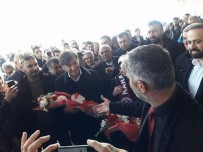 FEYYAZ UÇAR - Taraftarlardan Van Büyükşehir Belediyespor'a Coşkulu Karşılama