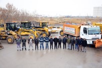 AKSARAY BELEDİYESİ - Aksaray'da Karla Mücadele Ekipleri Sahada