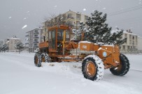 KAR TEMİZLEME - Akşehir Belediyesinden Kar Temizliği Çalışmaları