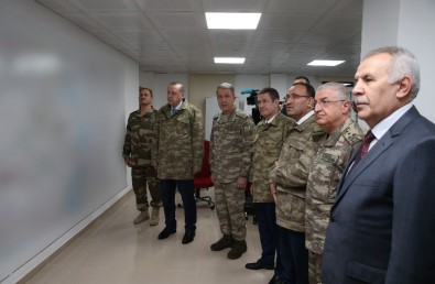 Cumhurbaşkanı Erdoğan, Hatay'daki Harekat Merkezinden Askerlere Konuştu