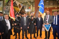 ALPARSLAN ÖZMOL - Ertuğrul Gazi Türbesinde Nöbet Tutan Kayı Alpleri Fuara Damgasını Vurdu