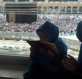 UMRE - Kâbe'de Mehmetçik'e Ve Tayyip Dedesine Dua Etti