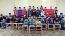 Moğolistan'daki Kazak Çocuklar Türk Ordusu İçin Dua Etti