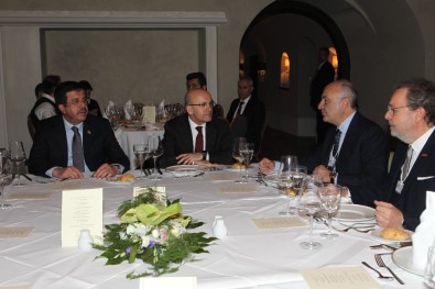 Şimşek Ve Zeybekci Davos'ta İş Adamlarıyla Bir Araya Geldi