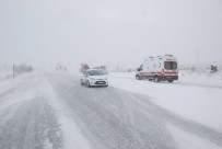 SÜRGÜN - Tokat'ta Tipi Ulaşımda Aksamalara Neden Oldu