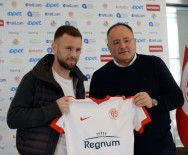 Antalyaspor, Hakan Özmert'i Kadrosuna Kattı