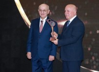 İSMAIL KAHRAMAN - Başkan Sekmen 'Yılın En Başarılı Büyükşehir Belediye Başkanı' Seçildi