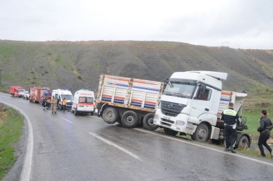 Cizre'de Trafik Kazası Açıklaması 2 Ölü, 4 Yaralı