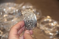 DÜNYA GÜMRÜK GÜNÜ - Dünya Gümrük Günü'nde 100 Kilo Kaçak Gümüş Ele Geçirildi