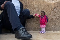 SULTAN KÖSEN - Dünyanın En Uzun Adamı Ve En Kısa Kadını Piramitlerde Poz Verdi