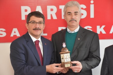 Muhsin Yazıcıoğlu'nun İsmi Şehzadeler'de Yaşayacak