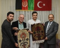 Rektör Aydın'dan Afgan ve Doğu Türkistanlı öğrencilere ev ziyareti