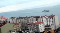 HASAN İPEK - Savaş Gemileri Sinop İskelesi'ne Demirledi