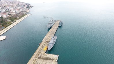 Üç Savaş Gemisi Sinop'a Demirledi