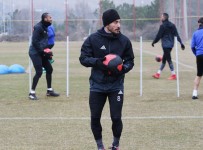 MURAT YILDIRIM - Yeni Malatyaspor'da Murat Yıldırım'ın Sakatlığı Korkuttu