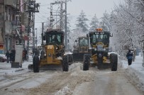 MAHMUT KAŞıKÇı - Yüksekova'da Karla Mücadele Çalışması