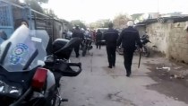 Adana'da Polis Aracına Saldırı