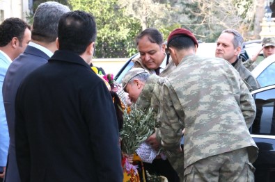 Akar, Kilis'te Zeytin Dalları İle Karşılandı