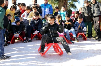 Antalya'ya Havadan Yağmayan Kar, Karadan Getirildi