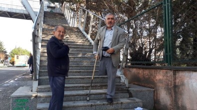 Çalışmayan Üst Geçit Asansörü Tepkilere Neden Oluyor